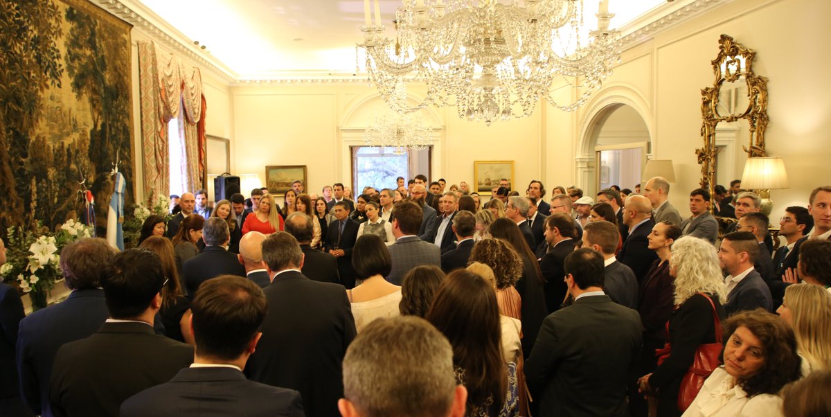 🏛🌐 Mañana empieza la Cumbre Global de Alcaldes del @C40cities en Buenos Aires y hoy recibimos a algunos de sus participantes en la Residencia de la Embajadora <a href="/AmbKirstyHayes/">Kirsty Hayes</a>.