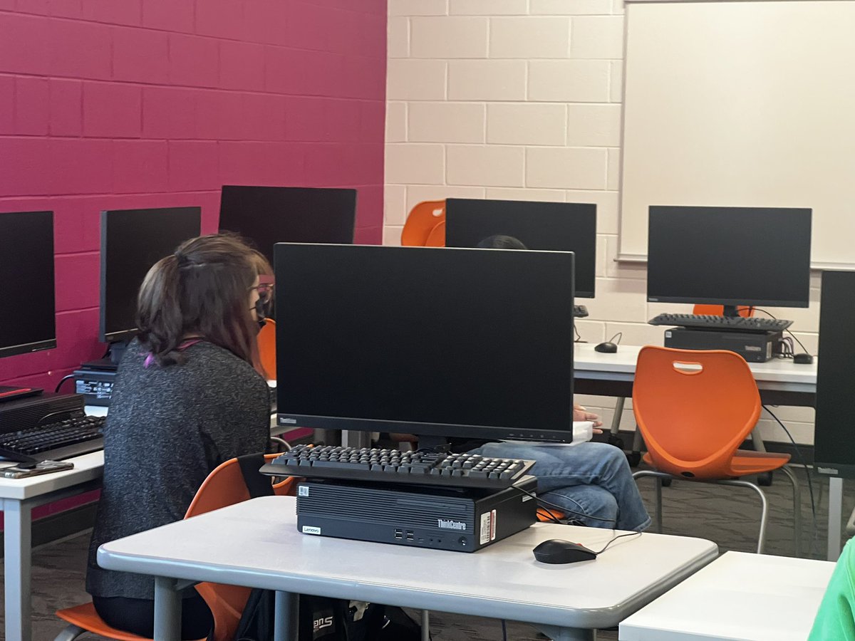 Rhonda Lusher tweet media