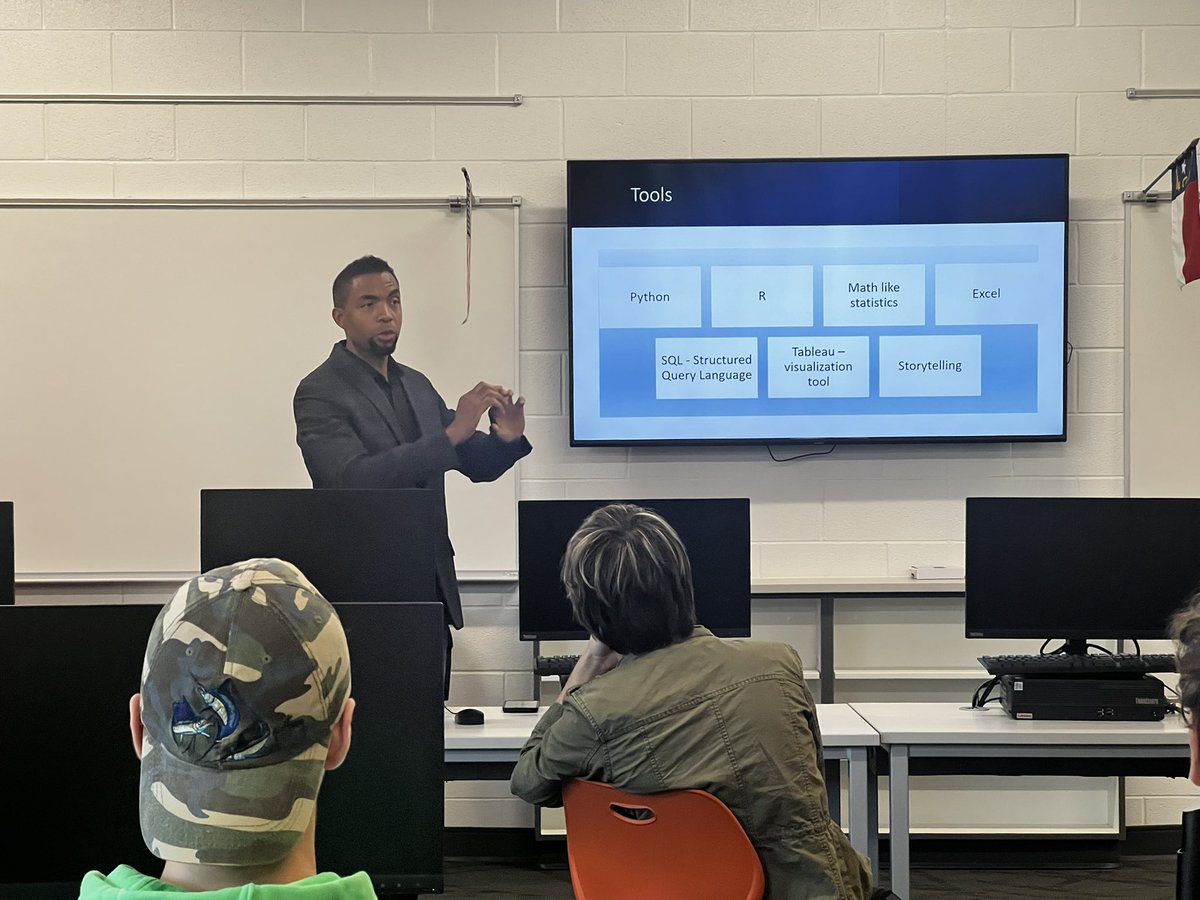 Rhonda Lusher tweet media