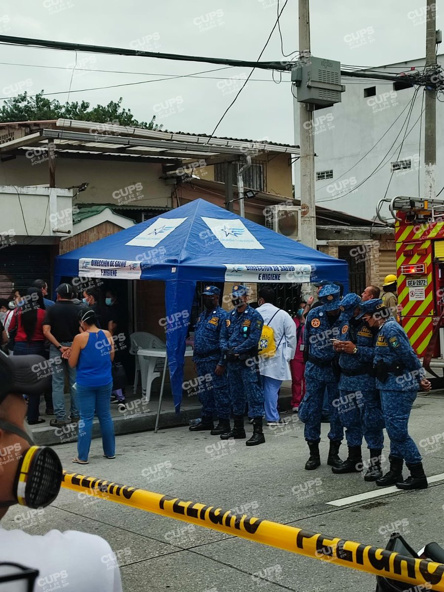 🇪🇨 CUPSFIRE on Twitter "🛩 Aún permanece la vía cerrada por la caída de