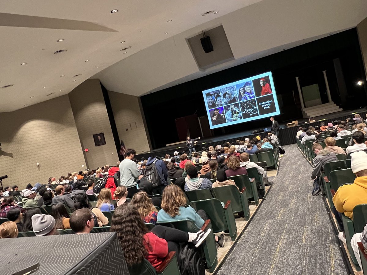 c_e_haakenson's tweet photo. Senior @Jostens meeting about graduation! #whoelseiscrying #justtheAPmomintheback #waitthatsme #itsonlyoctober https://t.co/ApRklKZVV5