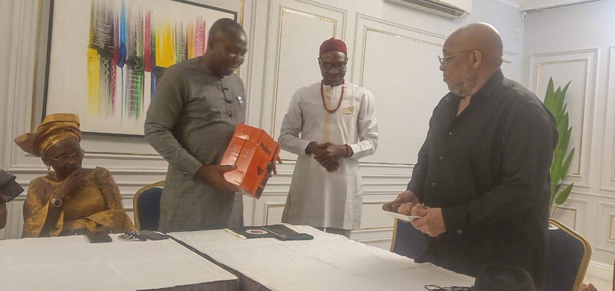 POSERWORLDWIDE's tweet photo. In continuation of our consultations with Igbo leaders across board, today the leadership of #POSER led by its Global Leader Amb. @OBUESI and the President POSER Lagos, Chief Evaristus Ozonweke paid a courtesy visit on Chief Martin Agbaso @MartinAgbasoMFR 
Restoring Igbo dignity https://t.co/Kt2DhrXPvQ
