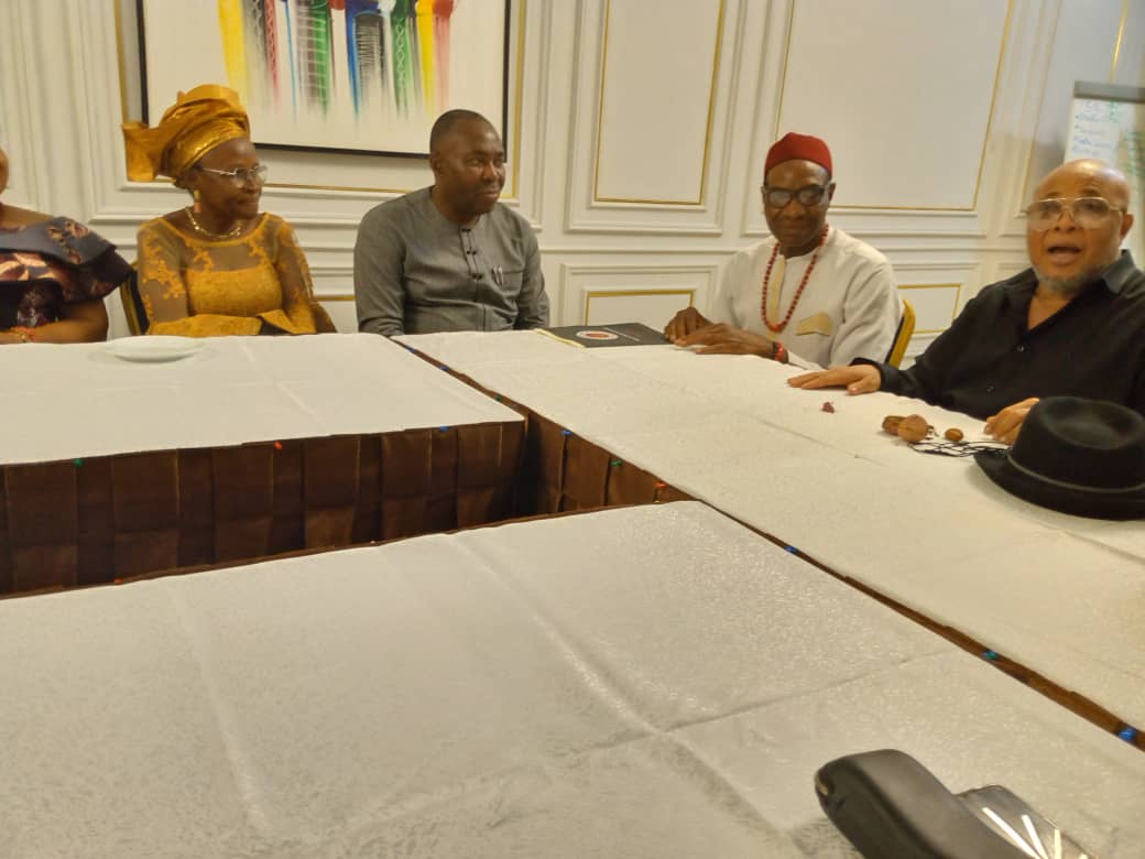 POSERWORLDWIDE's tweet photo. In continuation of our consultations with Igbo leaders across board, today the leadership of #POSER led by its Global Leader Amb. @OBUESI and the President POSER Lagos, Chief Evaristus Ozonweke paid a courtesy visit on Chief Martin Agbaso @MartinAgbasoMFR 
Restoring Igbo dignity https://t.co/Kt2DhrXPvQ