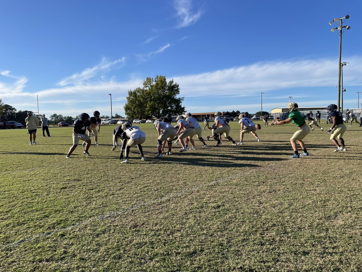 tcchsyjfootball's tweet photo. Preparations continue for our Top 10 region showdown with Houston this Friday night. #TheCounty #TogetherWeSwarm #W1NTHEDAY https://t.co/XVQnjn9R2G