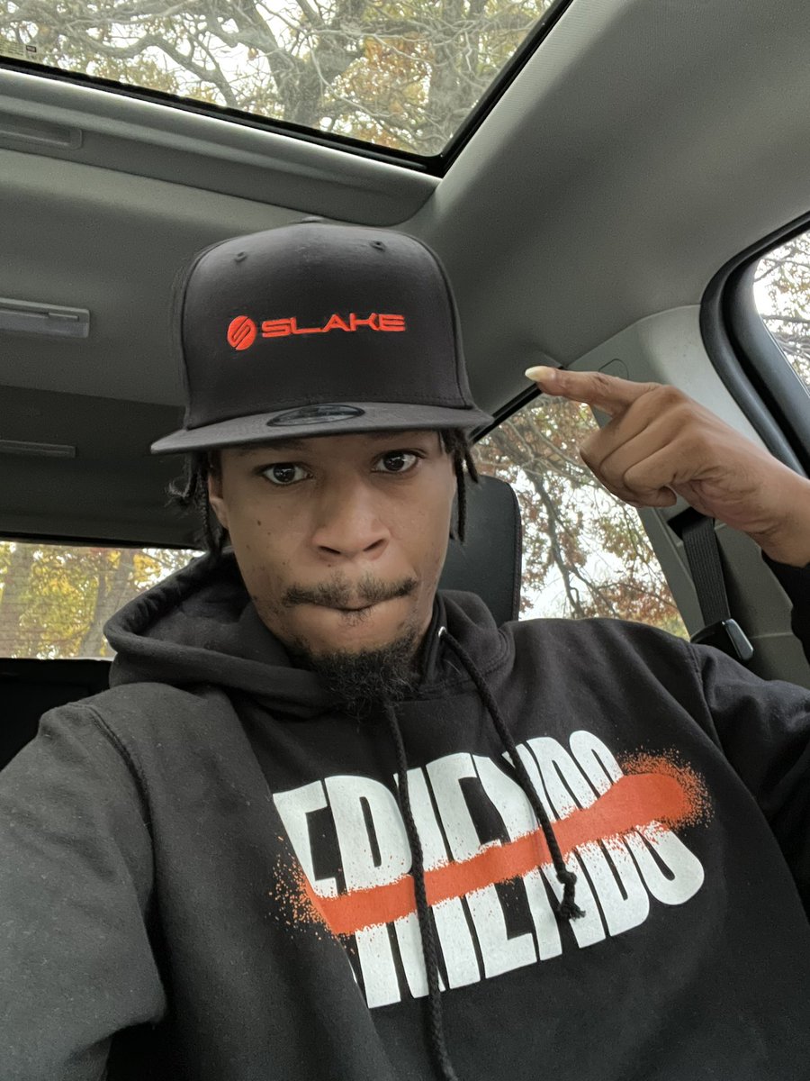 CuffinTheDip2xs's tweet photo. My hat of choice tonight #Slake @nello777 @slakeglobal @JadeMontano10 @vern_crypto https://t.co/S23LJBJm0j