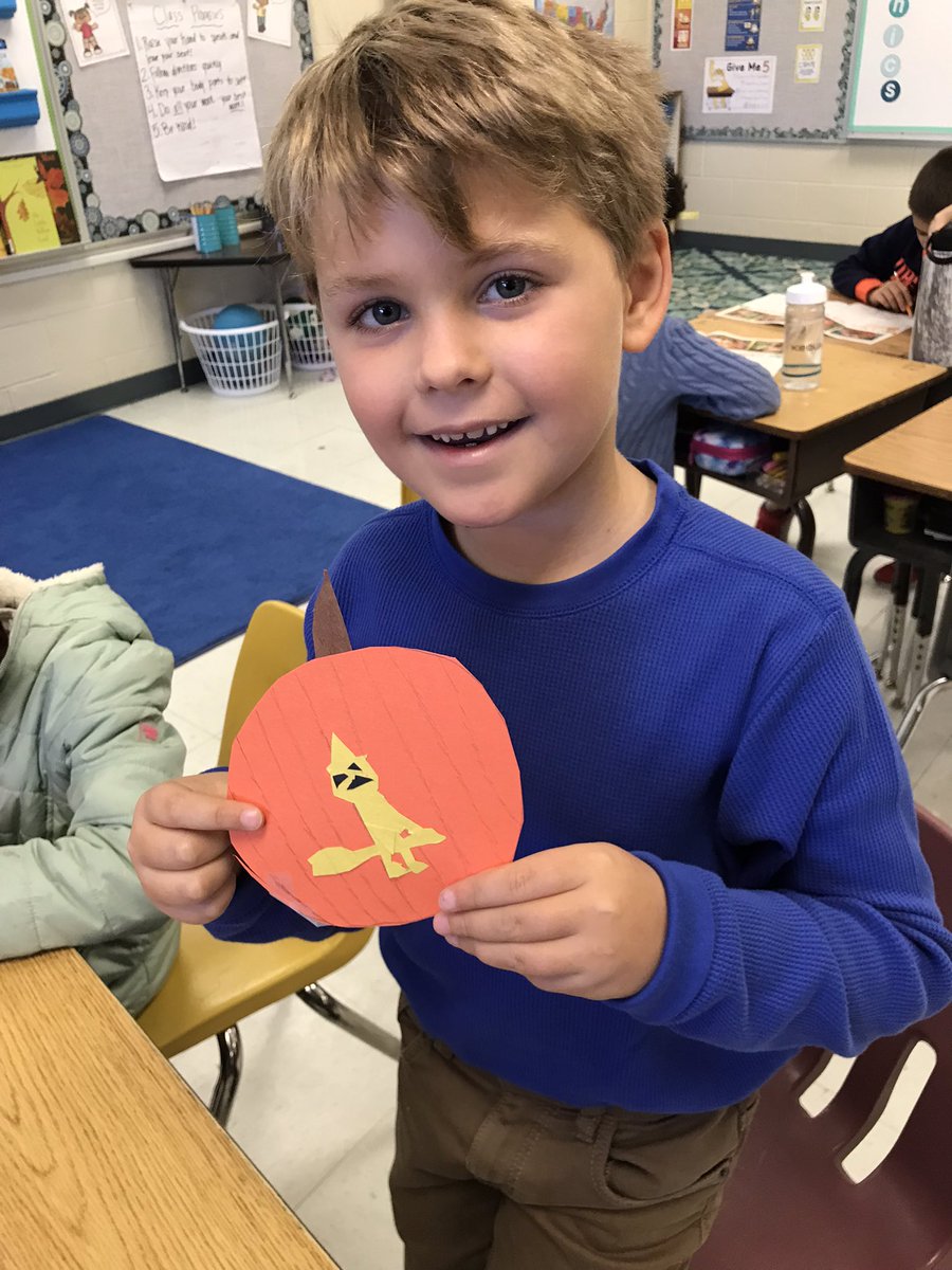 MsGoff2ndGrade's tweet photo. Creative pumpkins! Next we will use descriptive language to write about our pumpkins 🎃! #oneccps @wresWildcats https://t.co/B37cup1SUJ