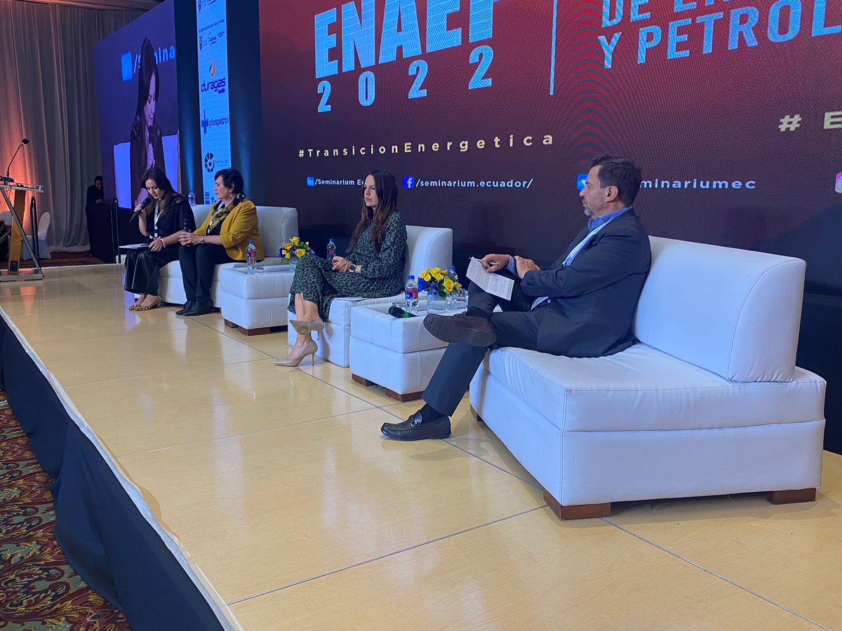 ⚡️3er panel de #ENAEP2022 con Andrea Montalvo <a href="/amontalvoch/">Andrea Montalvo</a> (Secretaria <a href="/EduSuperiorEc/">Viceministerio de Educación Superior</a>), Florinella Muñoz <a href="/FlorinellaM/">Florinella Muñoz</a> (Rectora <a href="/EPNEcuador/">EPNEcuador</a> ), Camilo Pinzón <a href="/Camilo_Pinzon_O/">Camilo Pinzón Orbe</a>  (Director @EDES_BS), y  Rebeca Illescas (Consultora de Energía y Desarrollo)
#TransicionEnergetica
