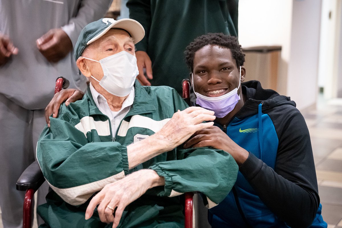 Evening well spent for the WRs 🤝 #GoGreen