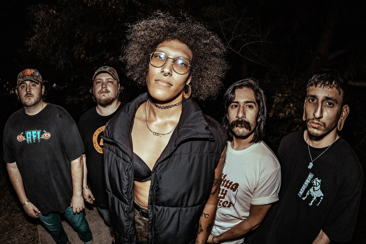 ballistacotc's tweet photo. Gideon got added to Monster Mosh!
See you at Gilley’s on 10/29!
Maybe we’ll play a cover or something!
Idk!

📸: @ging_bbu https://t.co/CErEpUz8fC