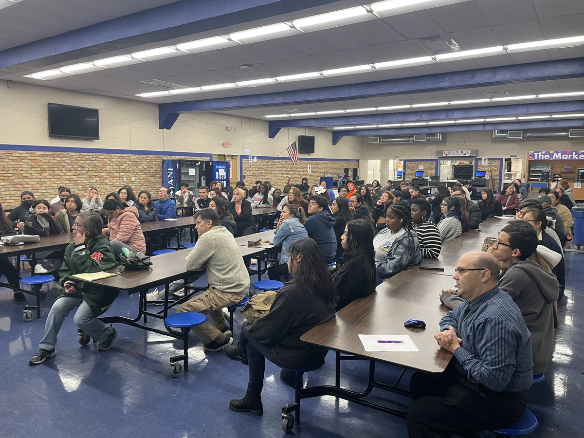 Great night for a Financial Aid workshop @BHS_NJ. <a href="/NJHESAA/">NJ HESAA</a> @MrBonilla_BHS @MsCappitelliBHS <a href="/MrRhodesBHS/">Caleb Rhodes</a>