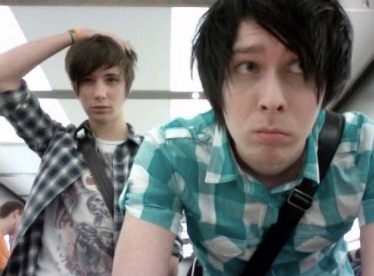 mollyisaveragee's tweet photo. HAPPY 13 YEARS OF DAN AND PHIL!! https://t.co/q1dkz5JOHg