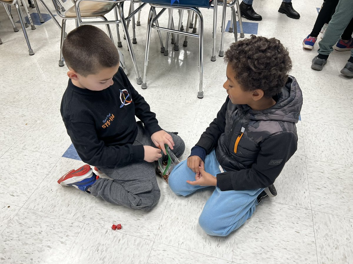 Putting our money knowledge to work and having fun while doing it💰The second graders are practicing collecting 50 cents! But here’s the catch, they had to trade in coins to represent 50 cents with the fewest number of coins! 🤑