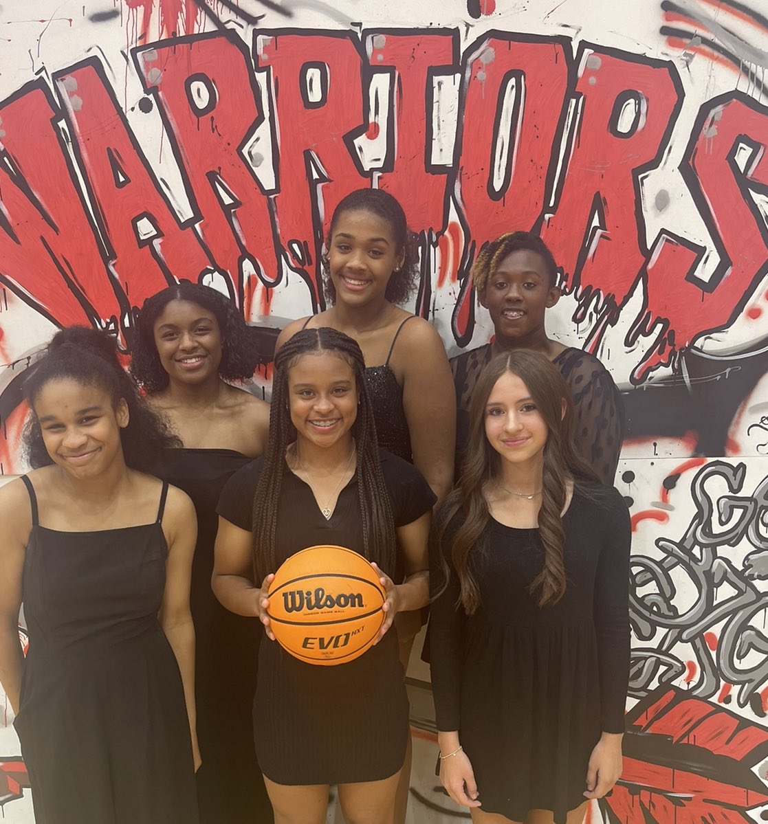 coachmartysmith's tweet photo. Excited about the up coming year with these young ladies. The journey will be special! #together #doyourjob #littlethings #family @ThompsonWbb https://t.co/0uBesTljvw