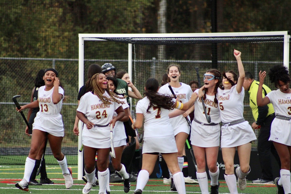 HammondHSFH's tweet photo. Celebrating after our goal in the first quarter yesterday for senior night 🏑❤️ https://t.co/hsKzzHKzpw