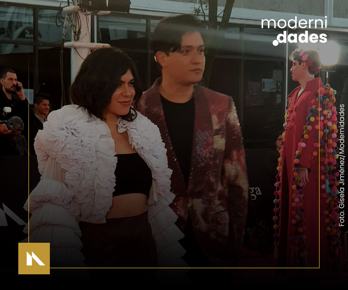 ModernidadesMX's tweet photo. #ModernidadesEnLosMetro

Pura celebridad desfilando por la #alfombraroja de @losmetromx 

😎😍💖 https://t.co/MReJMfbYFN