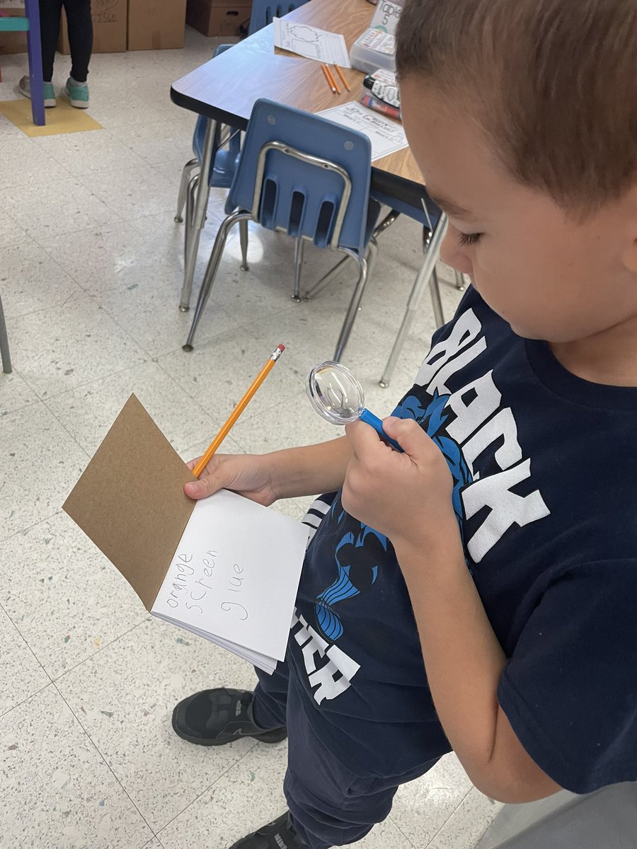 Had a great time being word detectives today with our notebooks and magnifying glasses!#AshlandSoar