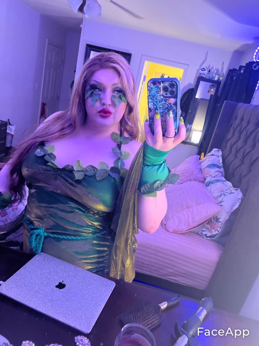 you seem to have me confused with someone warm blooded 🪴🥀🪴 💅🏻 https://t.co/zosAF5iZRt<a href="/tag/amalfi"class="tags"><span>#amalfi</span></a>