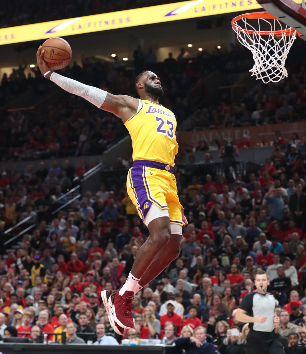 NoLimitCoin's tweet photo. LeBron over 27.5 definitely a bet with my heart not my head, but its opening night and I want lots of action at https://t.co/CXNvX9w3Id. Lets go LeBron! 20K $NLC to win 40K #golebron #sportsbet (Not avail in the USA or other restricted countries) https://t.co/adMOs6mCcv