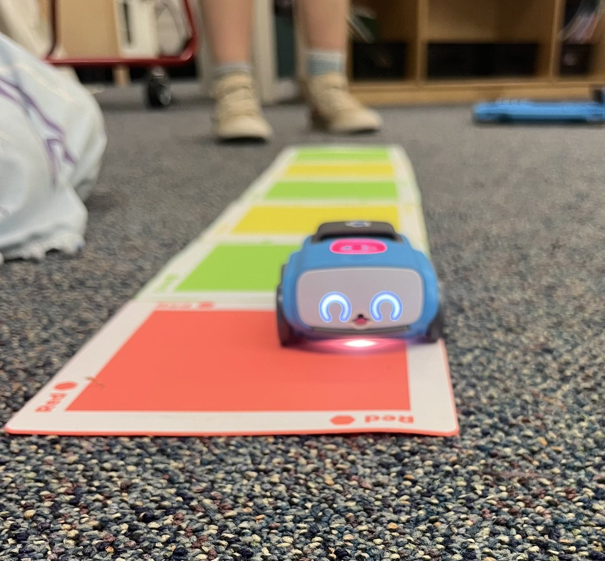 melisa_deleon's tweet photo. Launched block coding with K-2 using Sphero Indi. So exciting to watch! @karin_aure @visaliausd @GLC_VUSD https://t.co/ILNLpBvqeR