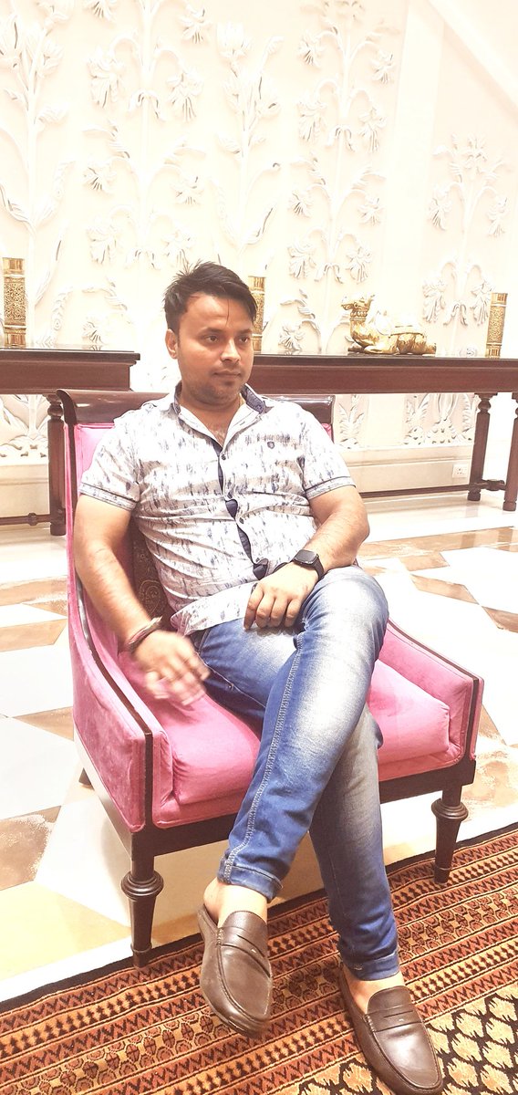 Aashishbjp11's tweet photo. मौसम से सीखा है मैंने,
वक्त पर बदलना ज़रूरी है... https://t.co/ix37PTTwDm