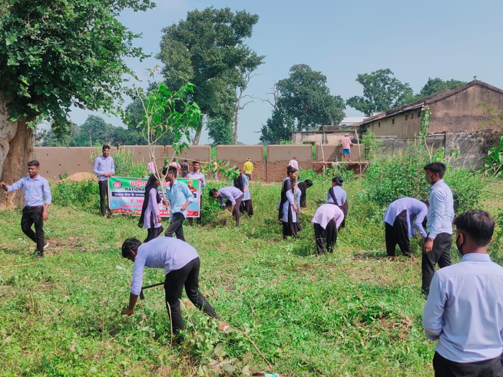 संत गहिरा गुरु विश्वविद्यालय,सरगुजा,अम्बिकापुर,छत्तीसगढ़ के स्वयं सेवकों द्वारा दिनाक 19.10.22 को मेगा स्वच्छ्ता कार्यक्रम का आयोजन किया गया।
@nssrdB 
<a href="/_NSSIndia/">NSS India</a> 
<a href="/PMOIndia/">PMO India</a>