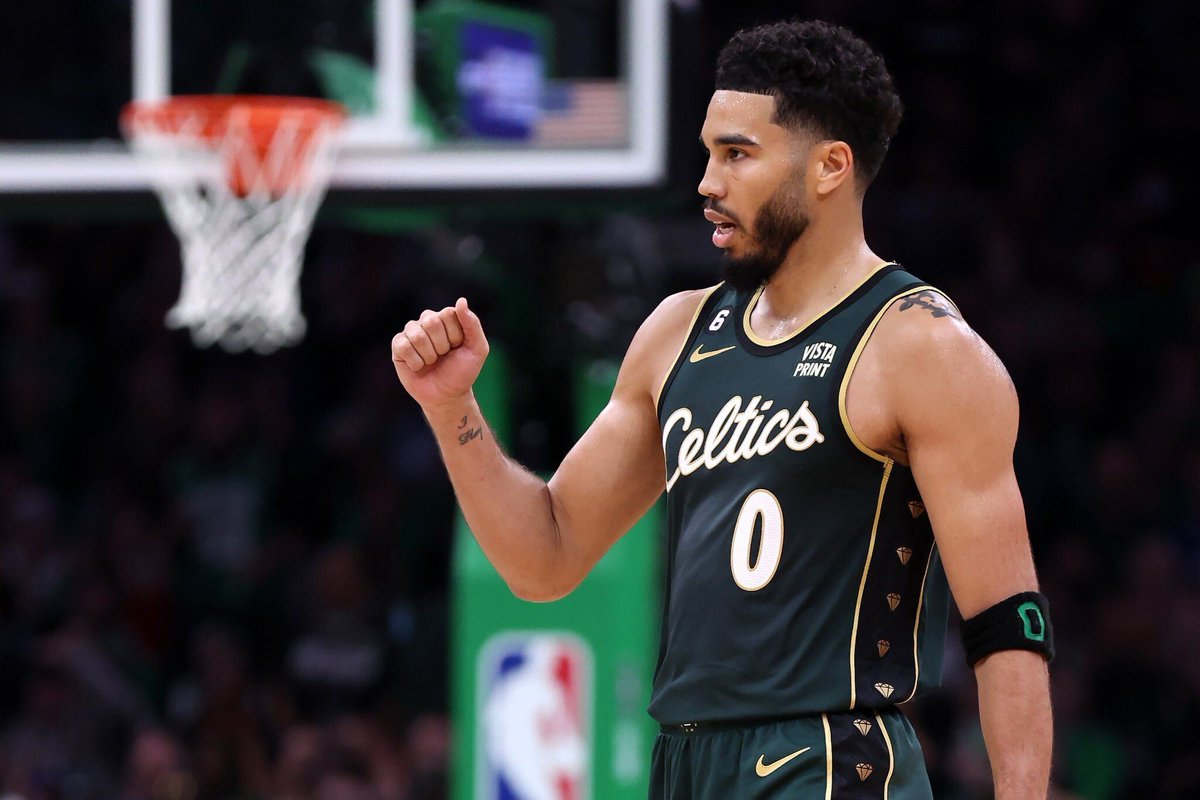 Jayson Tatum and Jaylen Brown went OFF for the <a href="/celtics/">Boston Celtics</a> as they defeated the <a href="/sixers/">Philadelphia 76ers</a> 126-117 on opening night! 🔥☘️

Tatum: 35 PTS, 12 REB, 4 AST
Brown : 35 PTS, 3 REB

🎥 RECAP: nba.sportsmatemobile.com/news/36889

#NBA | #NBALive