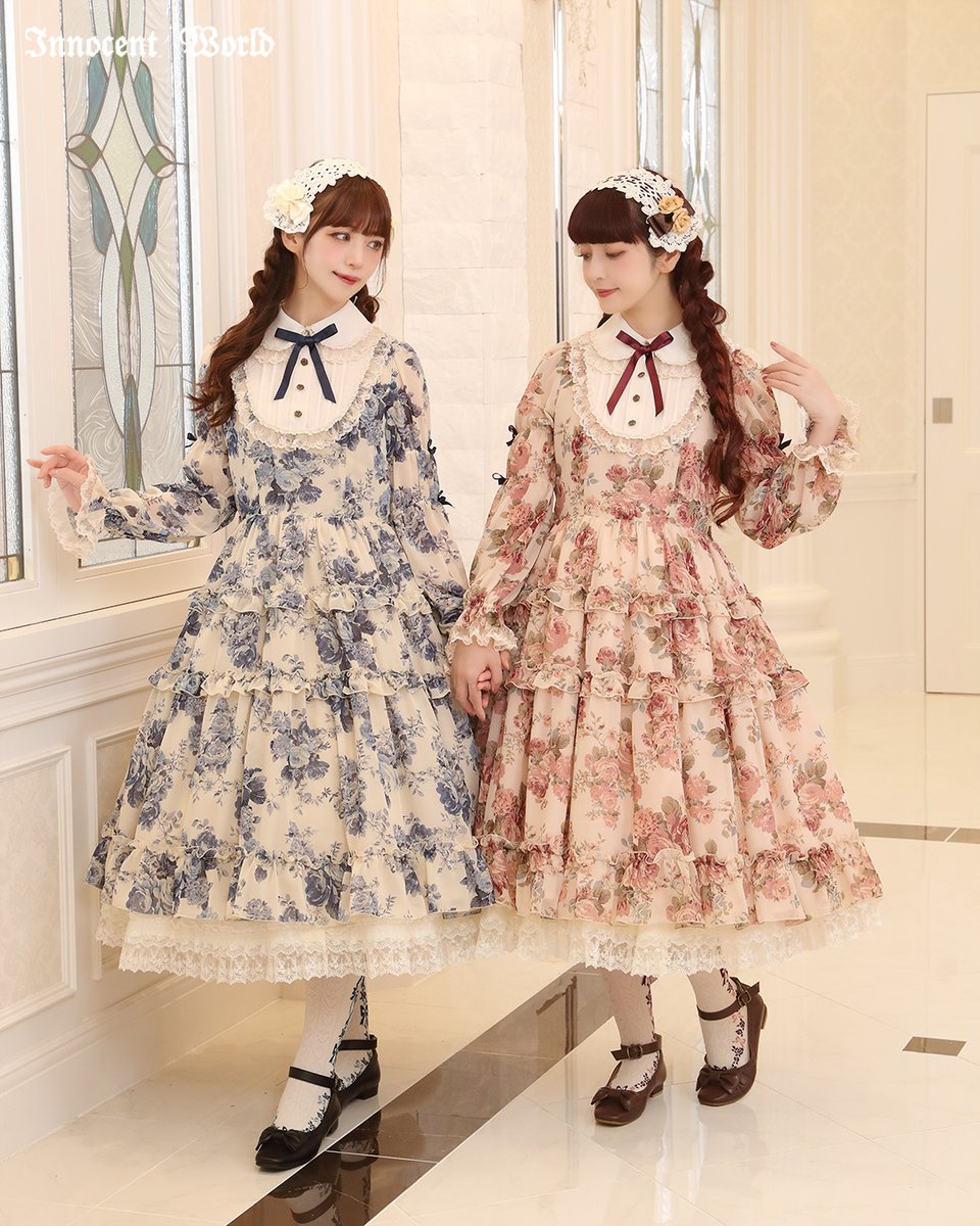 innocent_w_jp's tweet photo. ⚜️ローズシフォン丸衿ドレス⚜️
一般ご予約は10/20(木）16：00スタート❣️

モデル：『深澤翠様』『青木美沙子様』

『クロスレースペチスカート』
『ローズバスケットヘッドドレス』
『ローズリーオーバーニー』
もご予約可能🥰✨

詳細はこちらをご覧くださいませ♪
https://t.co/JWRDaPgg9v https://t.co/ImbNmSf06q