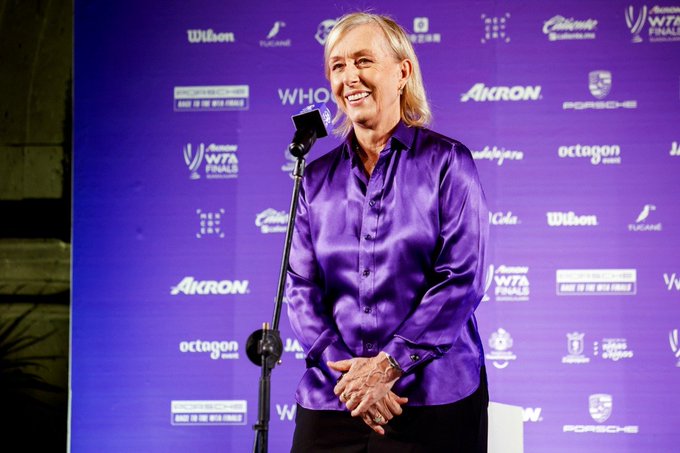 MARTINA NAVRATILOVA - Página 8 FfZ5ye3VEAAL-eq?format=jpg&name=small