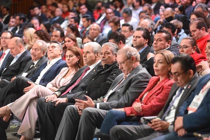 tereso_medina's tweet photo. Asistí al foro #DiálogosPorMéxico que organiza mi partido, donde tuve la oportunidad de escuchar grandes ponencias de excelentes priistas en la sede nacional del @PRI_Nacional. https://t.co/eHNFyBsFDi