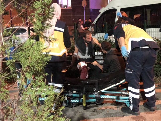 Yıldırım’da iki grup arasında çıkan k.avgada baba ve 2 oğlu y.aralandı.