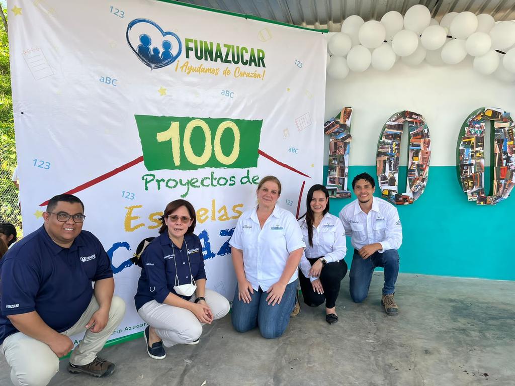 Funazucar's tweet photo. ¡100 proyectos de Escuelas de Corazón! En la Comunidad Los Puentes junto a Cepudo-FFTP,  Azucarera Chumbagua, Grupo Cadelga y Alcaldía Municipal celebramos la entrega del proyecto de remodelación de edificio antiguo, construcción de Kínder y Aula Técnica. https://t.co/OIQofvSrS7