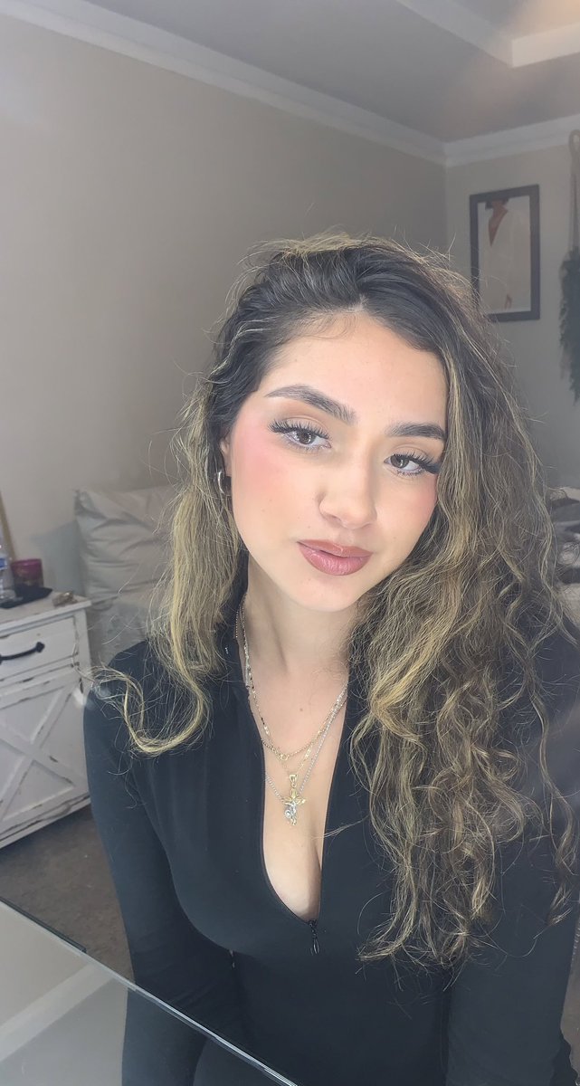 más rica de frente 💕