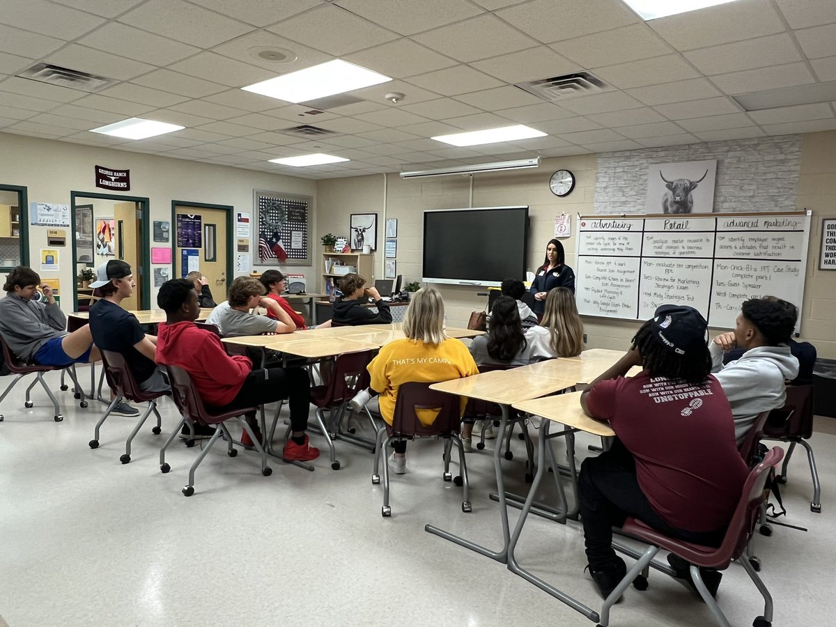 Huge shout out to Lauren Thompson, Operating Partner at Chick-fil-A Sugar Land, for talking to GRHS Advanced Marketing students today! @LamarCISDCTE #BuildingGReatness #WeAreGR