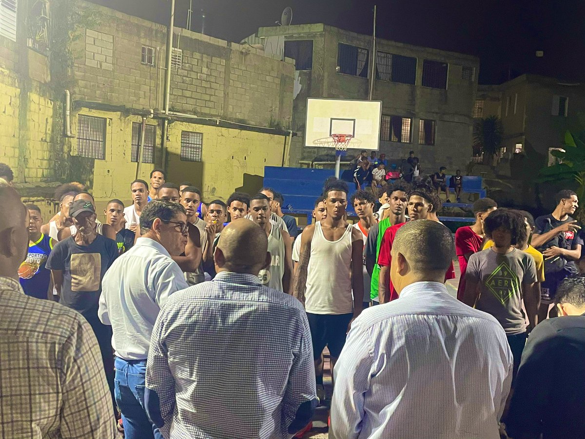 yeison_serrata's tweet photo. Seguimos apostando y creyendo en la juventud de nuestro municipio SDO.#JuventudConLeonelYSon 
#SeguimosCreciendo https://t.co/FWqyavbaww