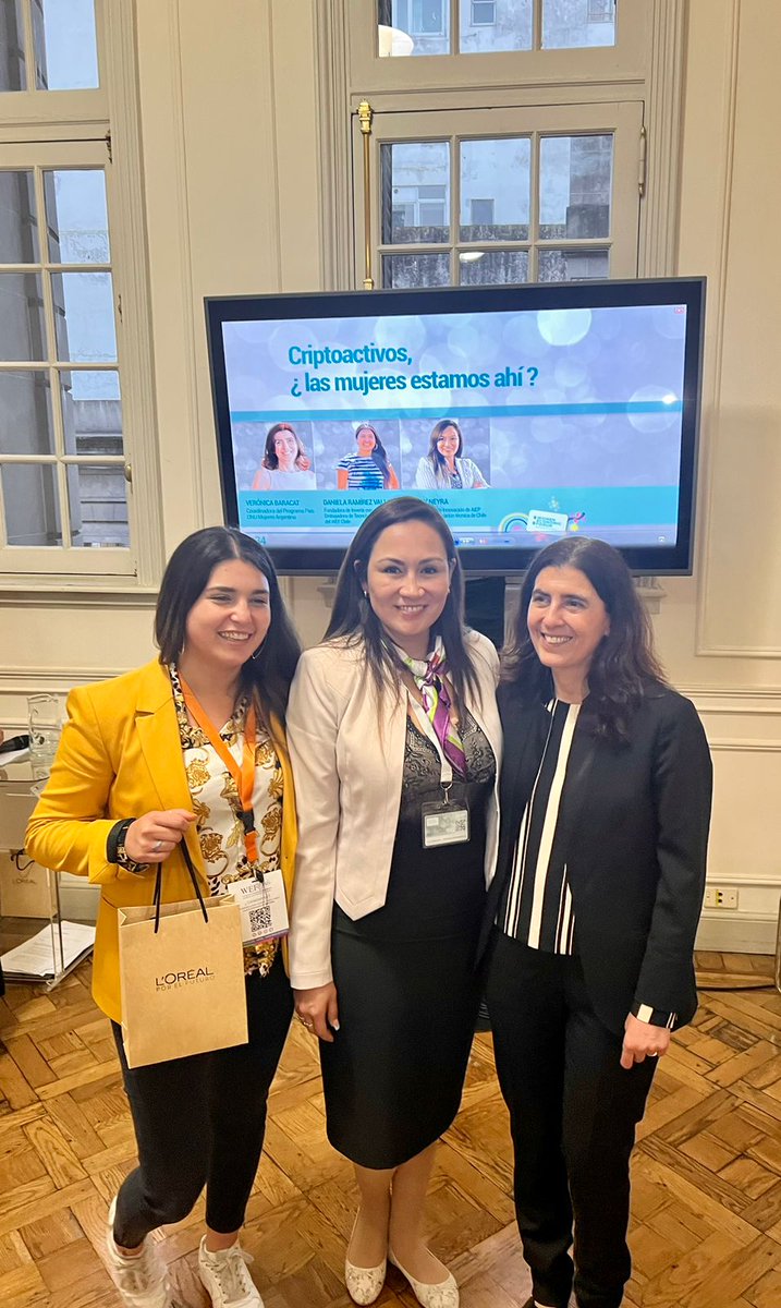 redmad_chile's tweet photo. La jornada en @WefArgentina terminó con la participación de Sandra Barros, Cofundadora de @MujeresFuturo y Managing Director en @Accenture_CL; @nikyverdugo, presidenta de @WEFChile y la @CMN_Oficial; y Clery Neyra, Vicerectora de Innovación de @AIEP, en diferentes paneles. https://t.co/yqFKZ3Oc48