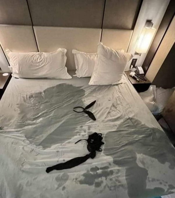 llegué a la casa de mi novia y la cama estaba así, un parkinson tiene para tomar agua jajsjaj la amo