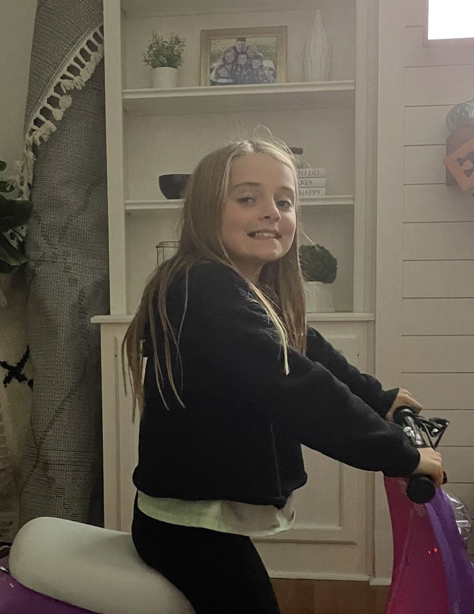 Biggiebiggs8's tweet photo. Happy 10th birthday to our little Maggie 🎉 https://t.co/i2agCLvt0o