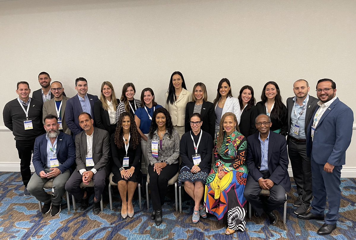 Thanks to @pturnermd, @DrBonnieMason @gttefera & @jodieroure for taking the time to meet with Puerto Rico's future surgeons 🇵🇷 and to @goguiwaika for the invitation. #ACSCC22 @UPRGenSurg @acsprchapter @TLongoriaD @poncesurg @AmCollSurgeons