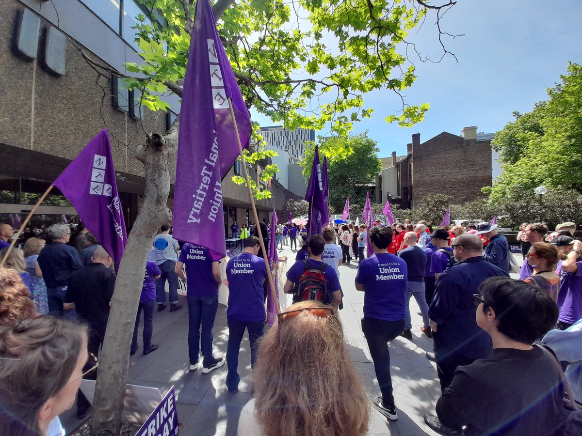 NickRiemer1's tweet photo. Rally at the UTS @NTEUnion strike. Great to see the industrial action here growing in strength. https://t.co/aDnoNeSohN