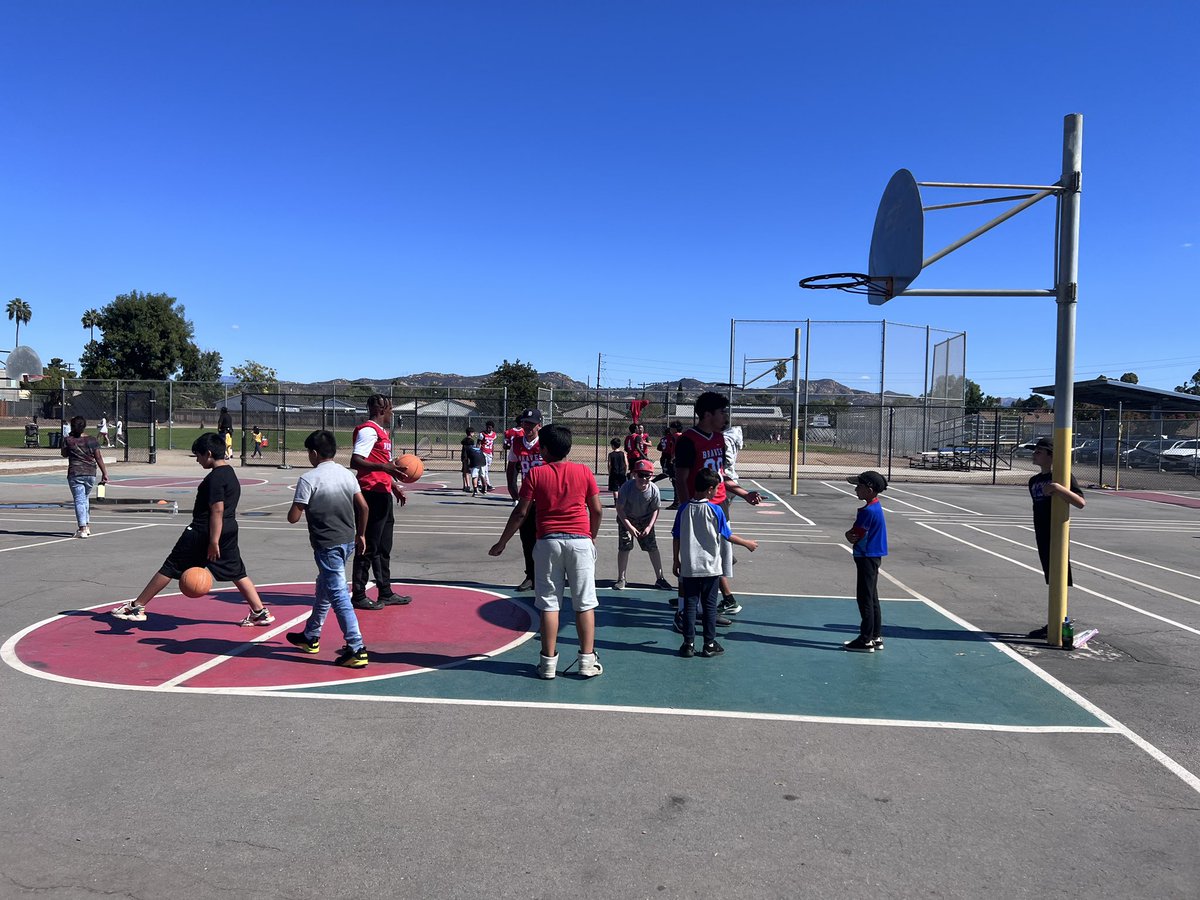 Amber LeClerc (@mrs_leclerc) on Twitter photo Such an amazing day for our 5th Grade Mustangs! Thank you to the <a href="/ECVHS/">El Cajon Valley HS</a> Braves football team and <a href="/coachosborn94/">Coach Nick Osborn</a> for supporting our kids. I’m so thankful for this partnership. ❤️🏈🤍
<a href="/CajonValleyUSD/">CajonValleyUSD</a> <a href="/NarancaMustangs/">Naranca Elementary School</a> Such an amazing day for our 5th Grade Mustangs! Thank you to the <a href="/ECVHS/">El Cajon Valley HS</a> Braves football team and <a href="/coachosborn94/">Coach Nick Osborn</a> for supporting our kids. I’m so thankful for this partnership. ❤️🏈🤍
<a href="/CajonValleyUSD/">CajonValleyUSD</a> <a href="/NarancaMustangs/">Naranca Elementary School</a>