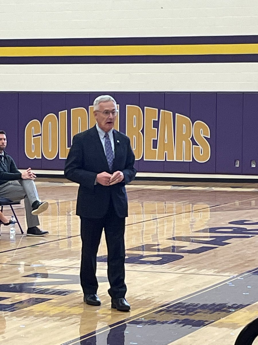 BHSGoldenBears's tweet photo. Thanks to our local Bryan Area Foundation and Altenloh, Brinck & Company for bringing Jim Tressel to speak to our community today.
#BryanBuilt #BryanPride #LeadershipTraining https://t.co/wqKWlvxjPn