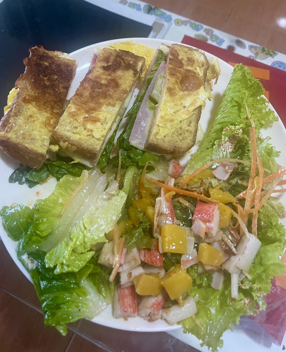 cocoyaffa's tweet photo. Break muna from take-out. https://t.co/6Vf4MJLeEL