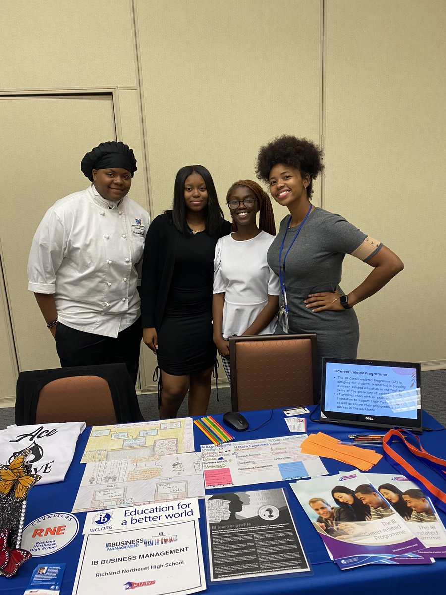 Cre8tiveRhodes's tweet photo. A wonderful night at the R2i2 CATE Expo!! I am so proud of my ladies for showing their leadership as IB Students! Students showcased their creativity in IB Business Mgmt! God is so awesome! Amazing night! @RNECavaliers @rne_ib #IBStudents #CTEExpo @RichlandTwo https://t.co/Xnr8NSI7ZM
