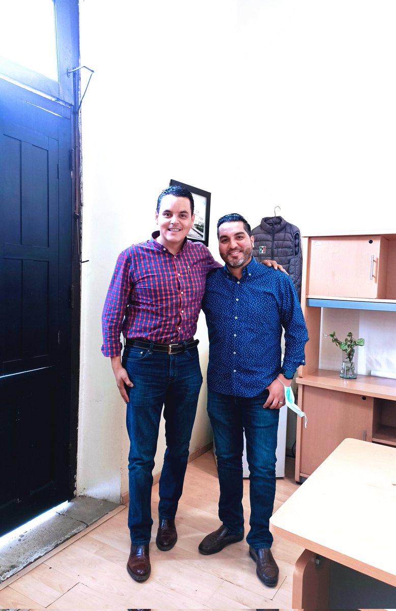 juancarlosdiazp's tweet image. El día de hoy visité al Regidor @tonomorales_7, con la finalidad de resolver algunas cuestiones interinstitucionales entre el @SUTM_Dgo y la Regiduria que atinadamente representa en el @CabildoDgo. ¡Gracias por la atención!