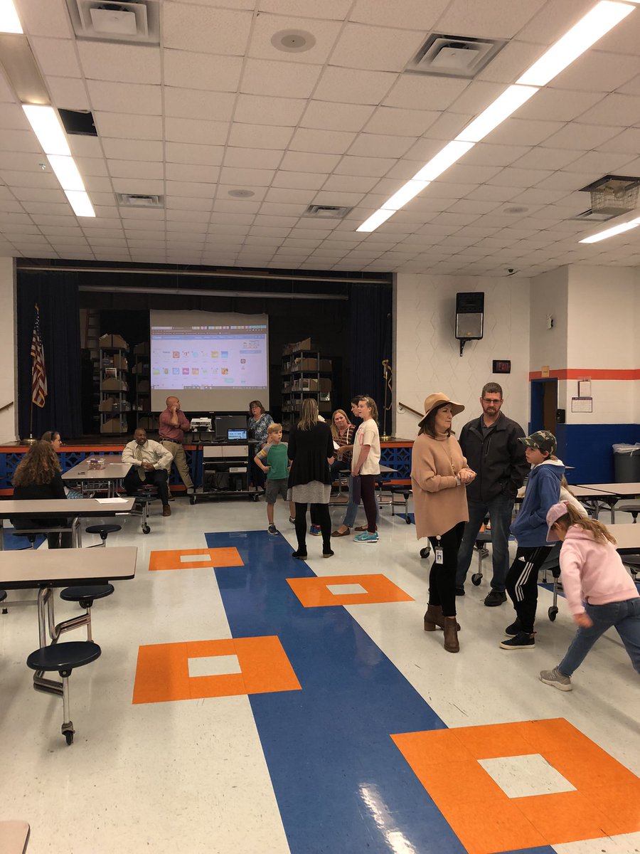 vandygriffs331's tweet photo. Thank you SES families and staff for your participation in our first Family Engagement! You make the positive difference!! @SESBulldog @YCSD https://t.co/4yoilXgk28