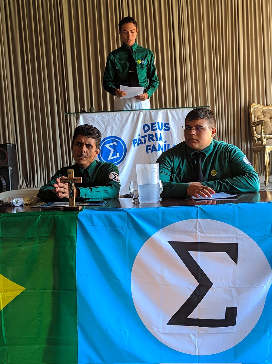 integralismoCE's tweet photo. Nos dias 15 e 16 de Outubro foi realizado a 1° conferência provincial integralista do Ceará, organizada por Carlos Ribeiro, presidente da FIB-CE, em meio a convocação regional, não apenas apresentou-se os patriotas cearenses mas também contou com a ilustre presença de Jonas de + https://t.co/iDFebFIUrU