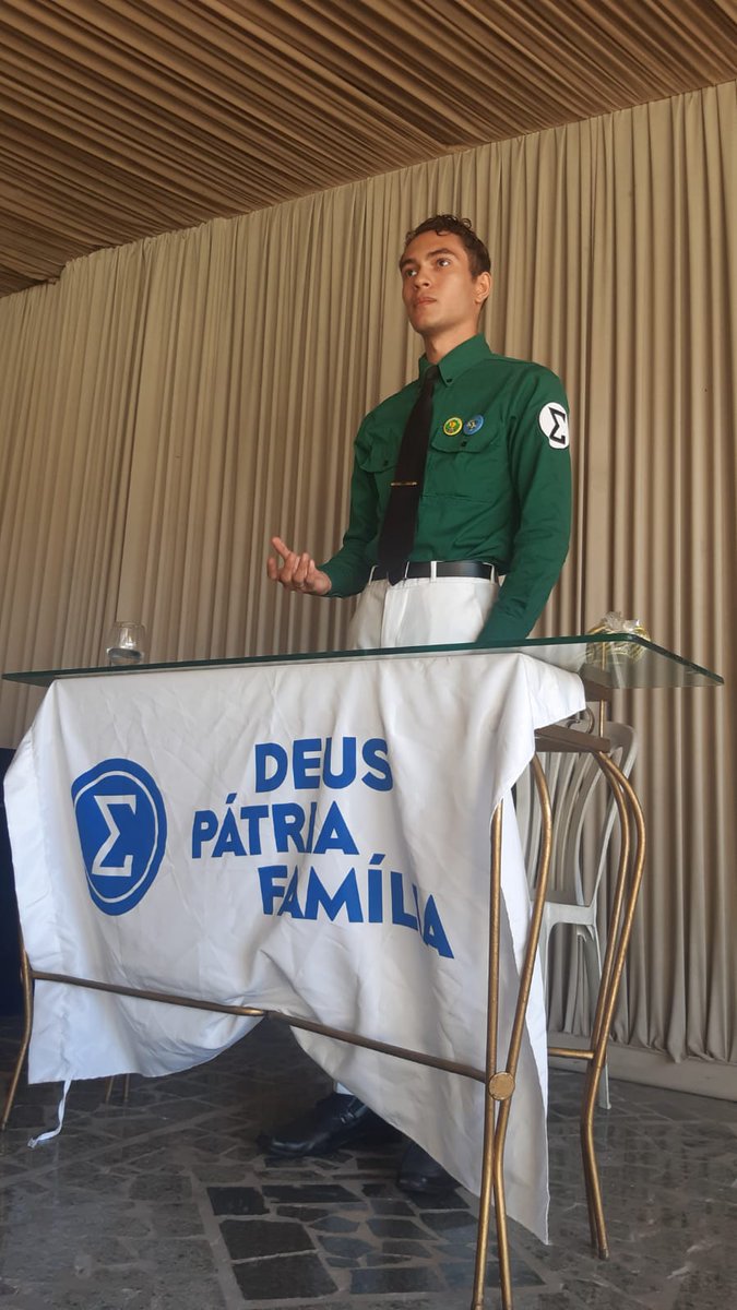 integralismoCE's tweet photo. Nos dias 15 e 16 de Outubro foi realizado a 1° conferência provincial integralista do Ceará, organizada por Carlos Ribeiro, presidente da FIB-CE, em meio a convocação regional, não apenas apresentou-se os patriotas cearenses mas também contou com a ilustre presença de Jonas de + https://t.co/iDFebFIUrU