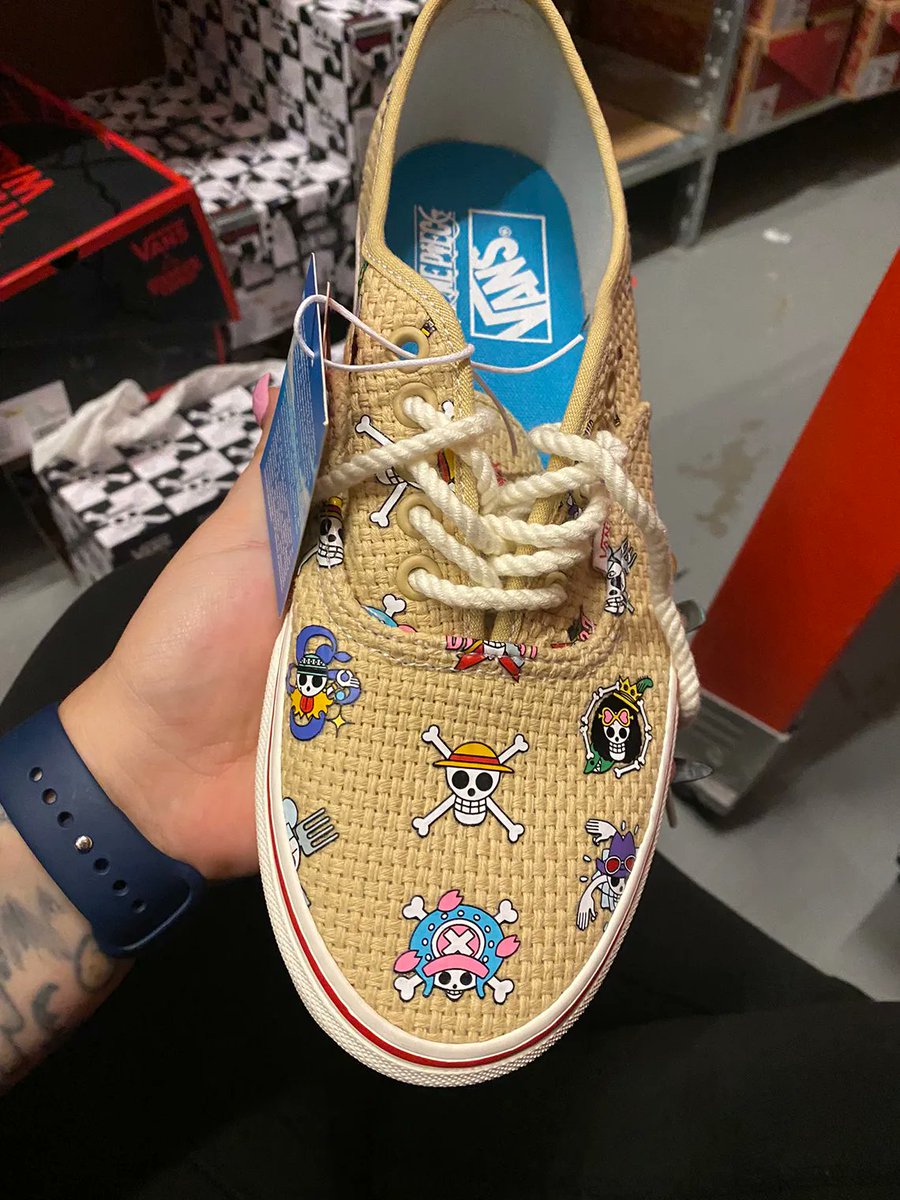 SneakerNews's tweet photo. One Piece x Vans is expected to debut November 11th 🧭 
https://t.co/3Tg2f63yi0 https://t.co/s2gYFvWfxW