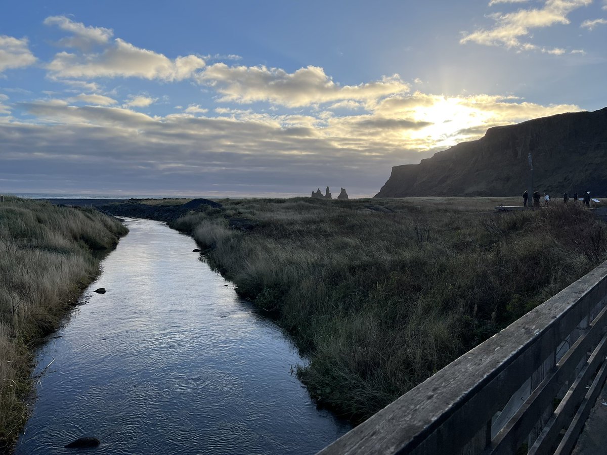 MissHBHistory's tweet photo. Day 2: super busy day - Hellisheidi Geothermal Power Station, Hverageroi, Skógafoss, Vik and Reynisfjara! Followed by an evening adventure, running back onto the bus (some with coats thrown over pjs) to chase the northern lights!! 🤩 just absolutely incredible. @Tranby_school https://t.co/fTUy6MDOyl