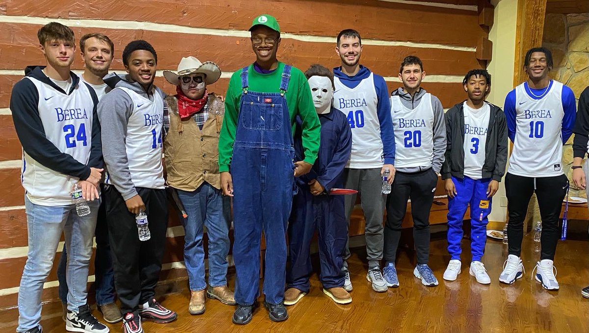 BereaCollegeMBB's tweet photo. We had an awesome night with our friends from the Madison County Special Olympics at their annual Halloween dance party 🕺 🎃 #OneBlood https://t.co/HFoJNqyVeR